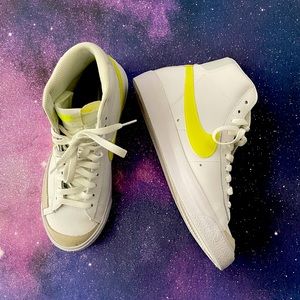 NIKE Blazer Mid '77 High Top Sneaker